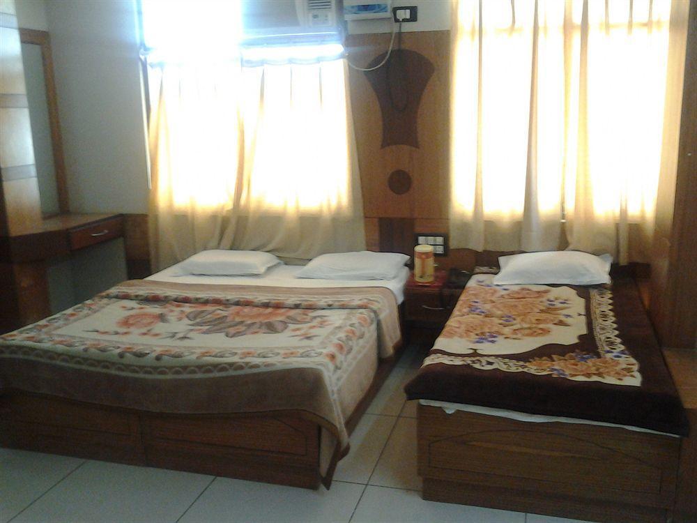 Fabexpress Alpine Hotel Agra  Ngoại thất bức ảnh