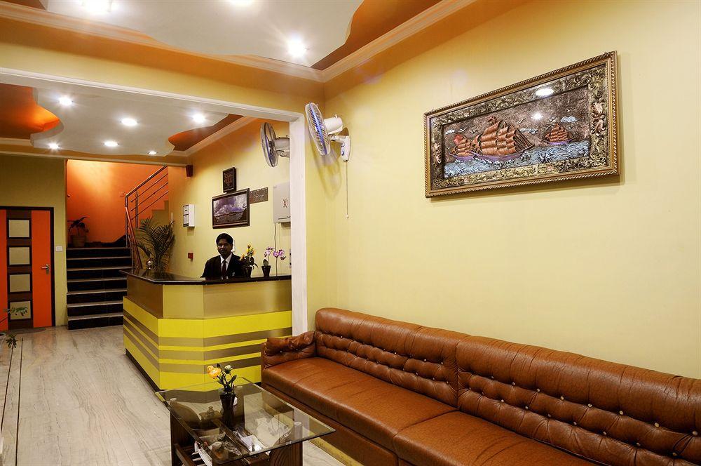 Fabexpress Alpine Hotel Agra  Ngoại thất bức ảnh