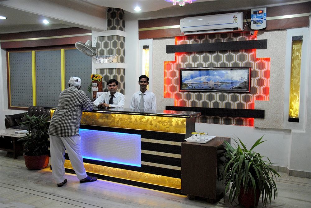 Fabexpress Alpine Hotel Agra  Ngoại thất bức ảnh