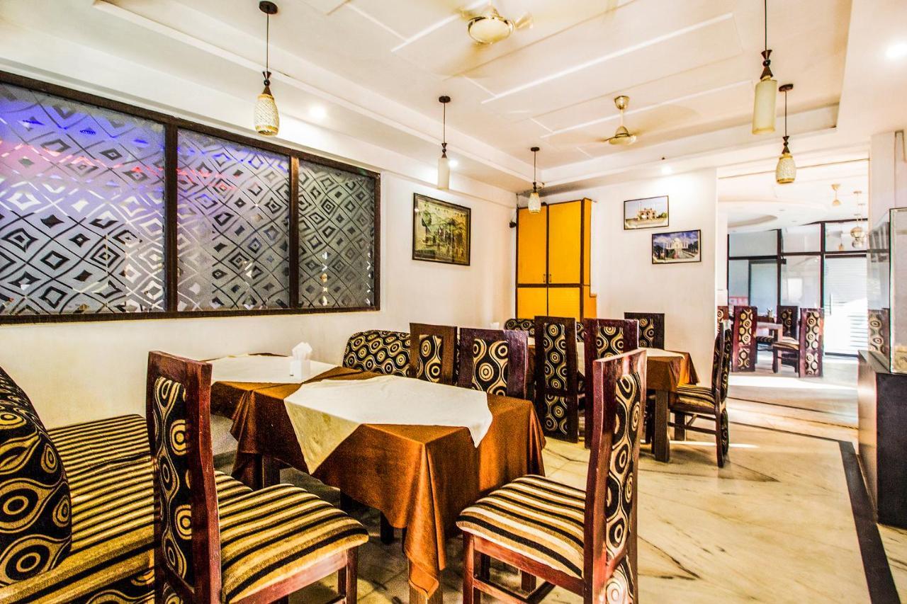 Fabexpress Alpine Hotel Agra  Ngoại thất bức ảnh
